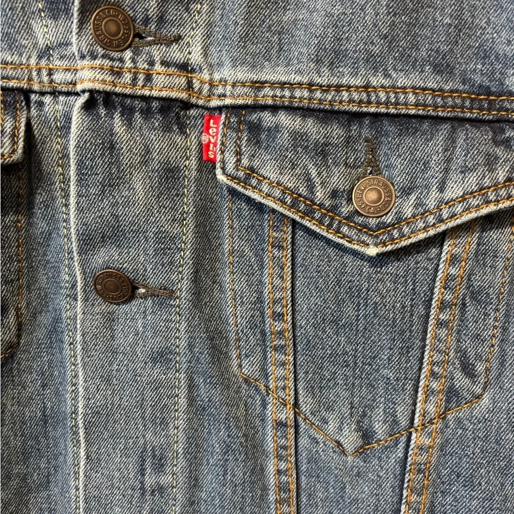 NWT Levi’s Trucker Denim Stonewash Blue Jean Jacket Men’s Size M Medium New